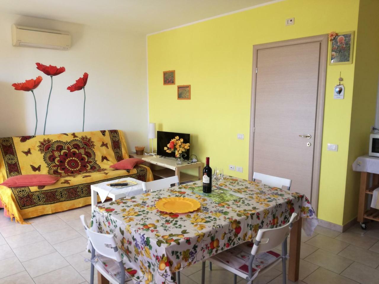 I Papaveri Apartments San Vincenzo Luaran gambar
